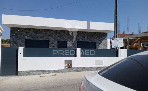 House in Fernao Ferro, Setubal, Portugal 1