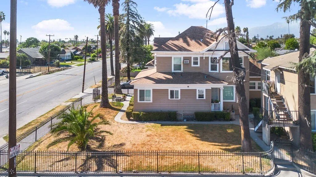 San Bernardino, California, United States 1 - 16519037