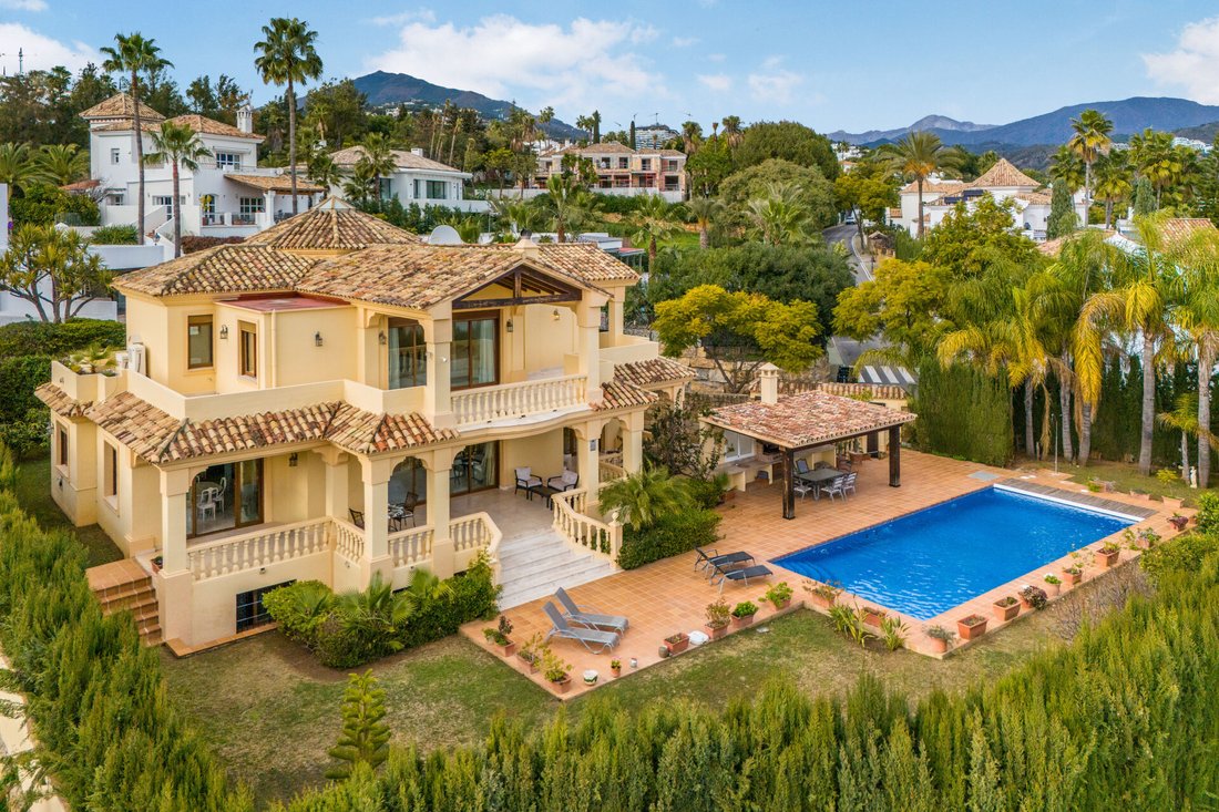 Villa à La Quinta, Benahavís, Andalousie 1 - 16962060