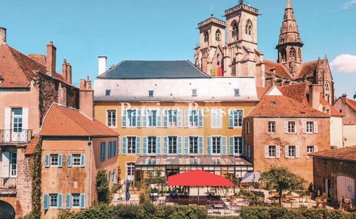 House in Semur-en-Auxois, Bourgogne – Franche-Comté, France 1