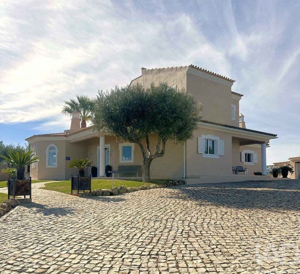 Townhouse in Armacao de Pera, Algarve, Portugal 2 - 16962803