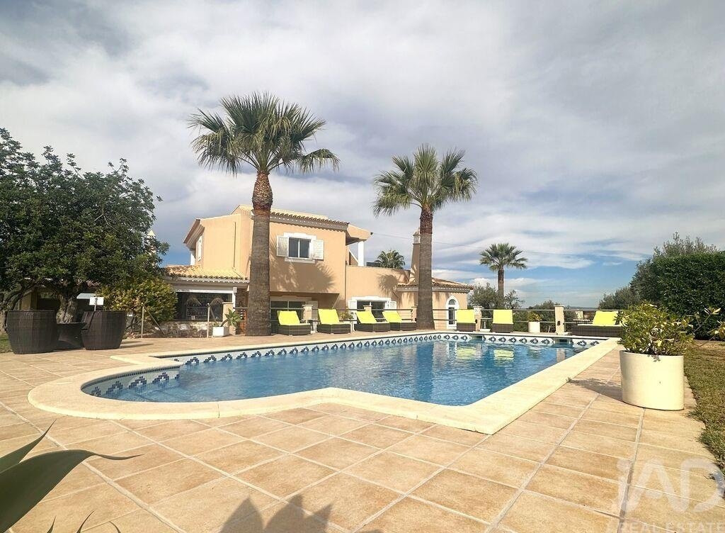 Townhouse in Armacao de Pera, Algarve, Portugal 1 - 16962803
