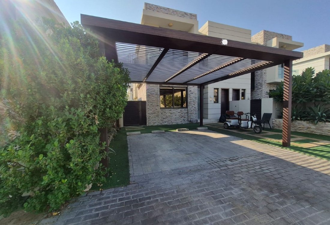 Villa in Damac Hills, Dubai, United Arab Emirates 2 - 16962826
