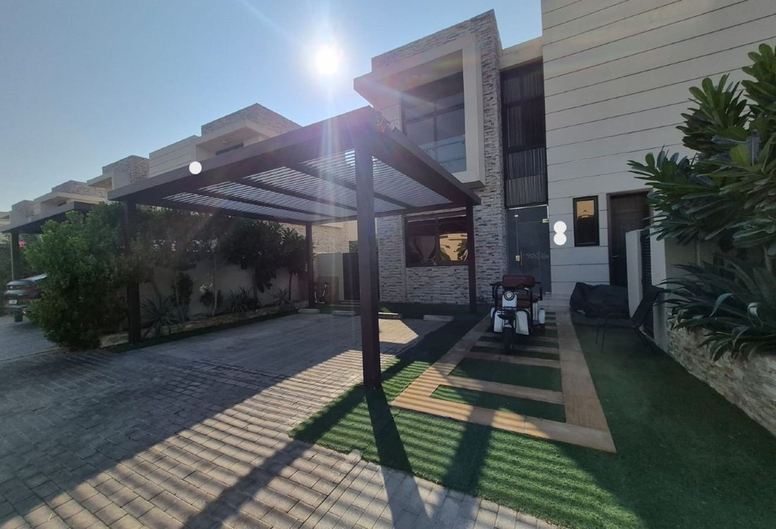 Villa in Damac Hills, Dubai, United Arab Emirates 1 - 16962826