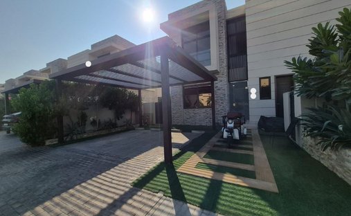 Villa in Dubai, Dubai, United Arab Emirates 1