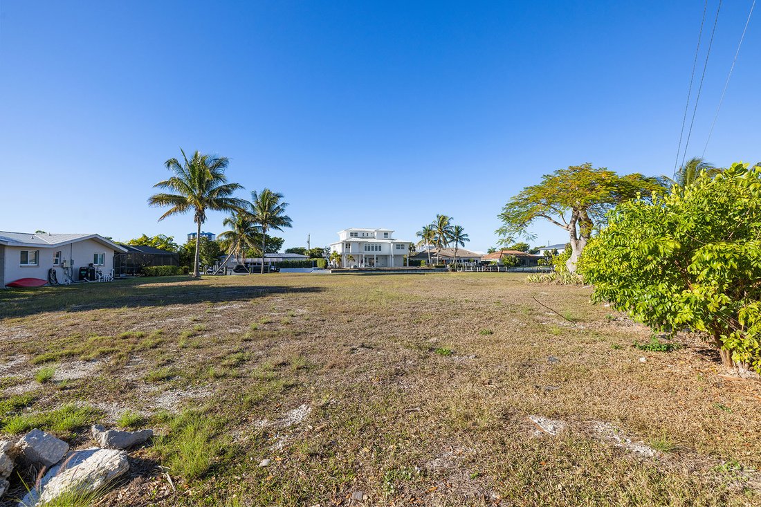 Land in Fort Myers Beach, Florida, United States 4 - 16962961