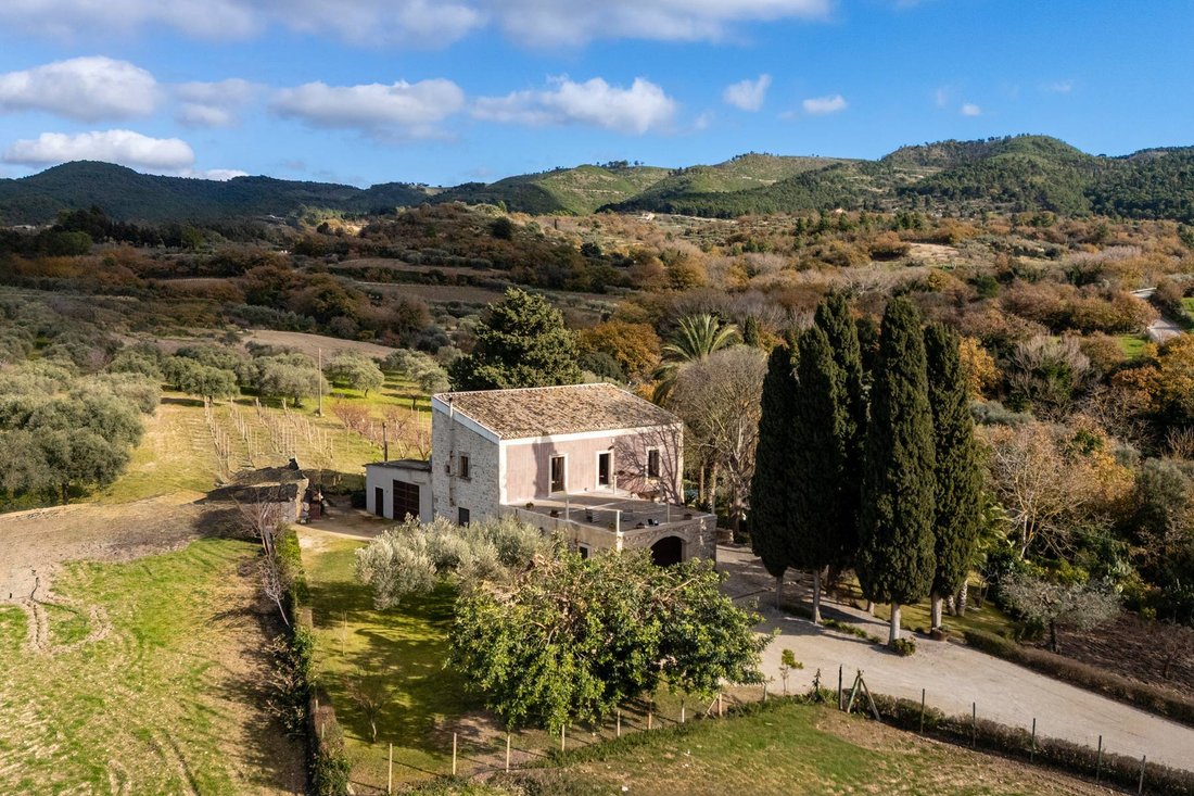 House in Chiaramonte Gulfi, Sicily, Italy 1 - 16962863