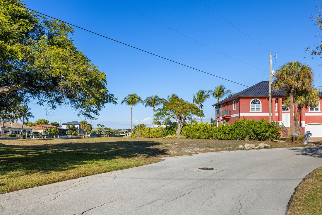 Land in Fort Myers Beach, Florida, United States 3 - 16962961