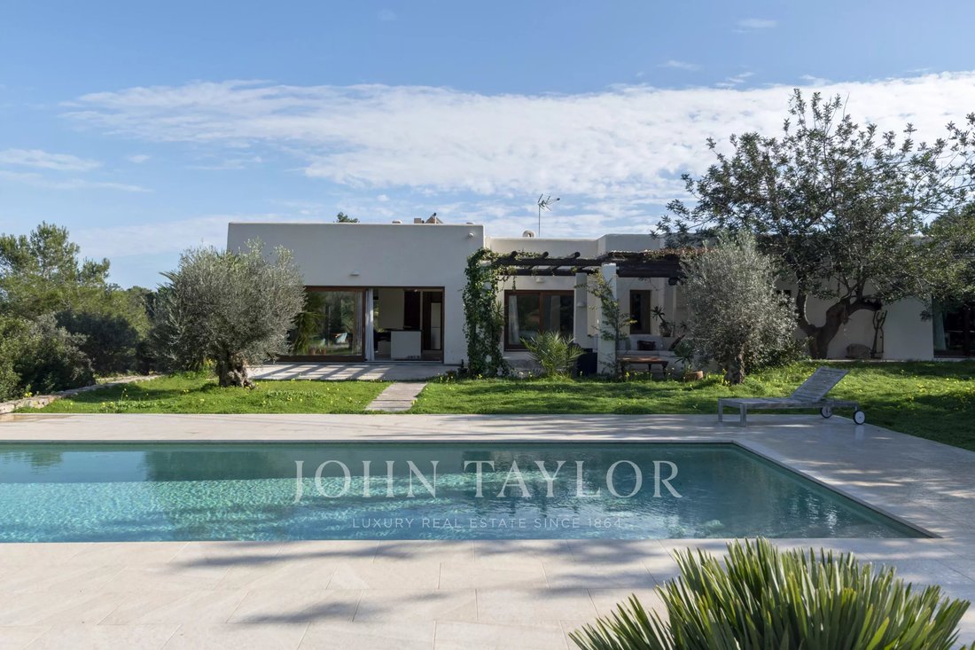 Villa in Santa Eularia des Riu, Balearic Islands, Spain 1 - 16963491
