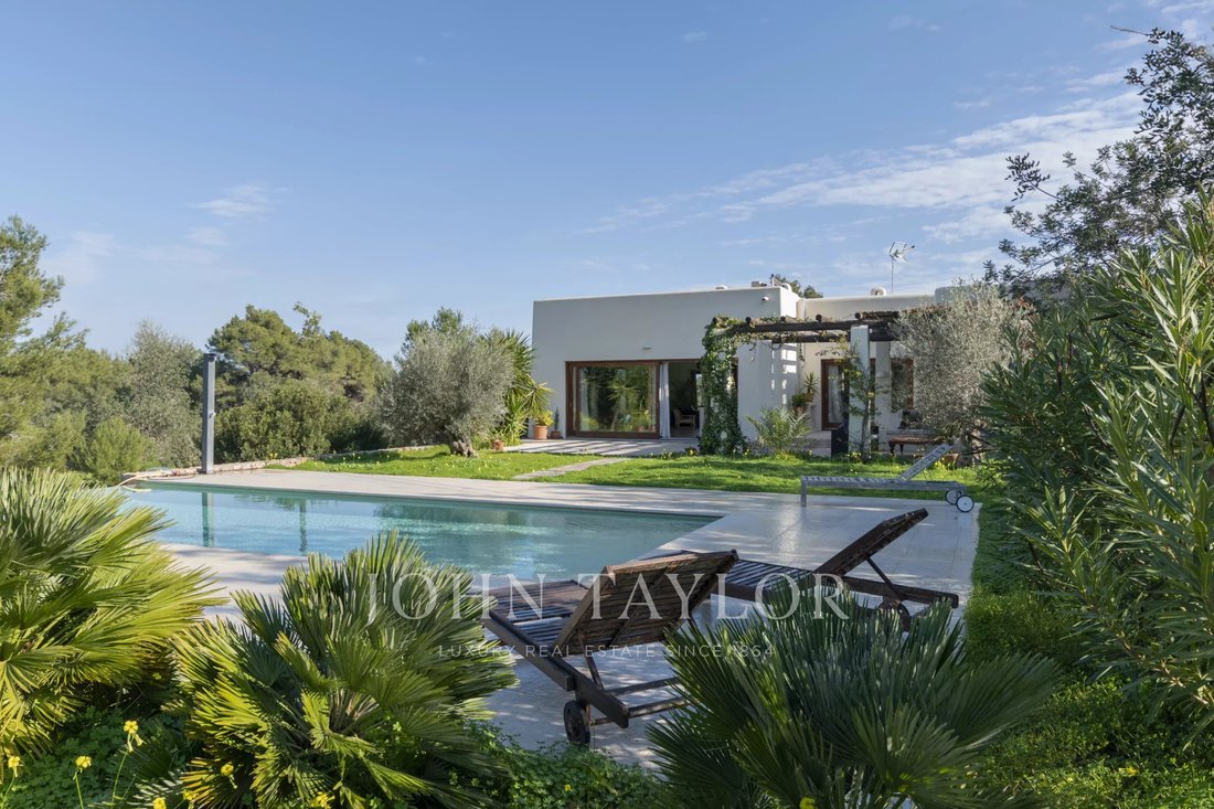 Villa in Santa Eularia des Riu, Balearic Islands, Spain 2 - 16963491