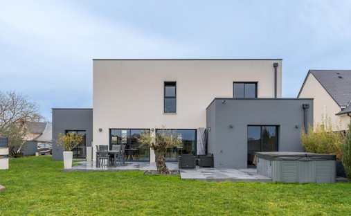 House in Monts, Centre-Val de Loire, France 1