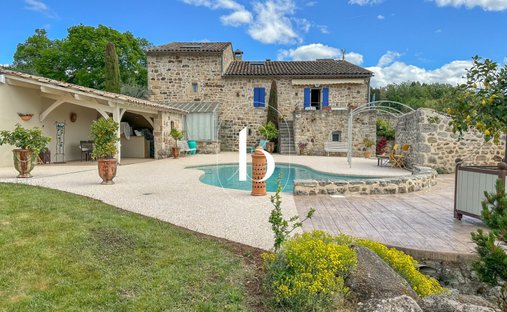 Maison à Joyeuse, Auvergne-Rhône-Alpes, France 1