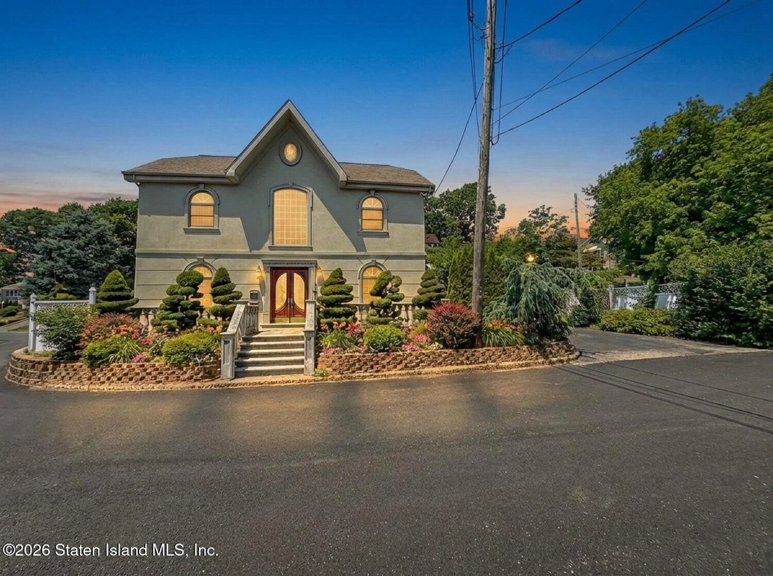 House in New York, New York, United States 1 - 16965313