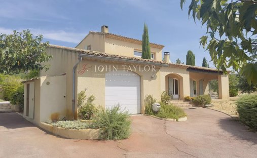 Villa in Lourmarin, Provence-Alpes-Côte d'Azur, France 1