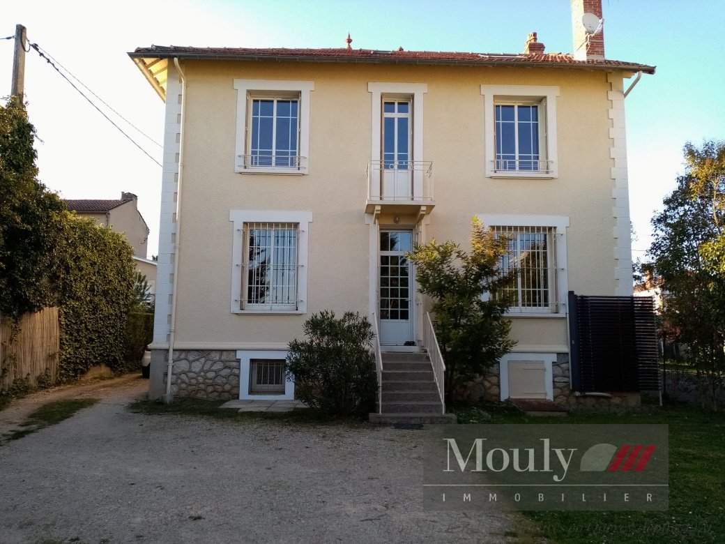 House in Charles de Gaulle, Cahors, France 2 - 16966316