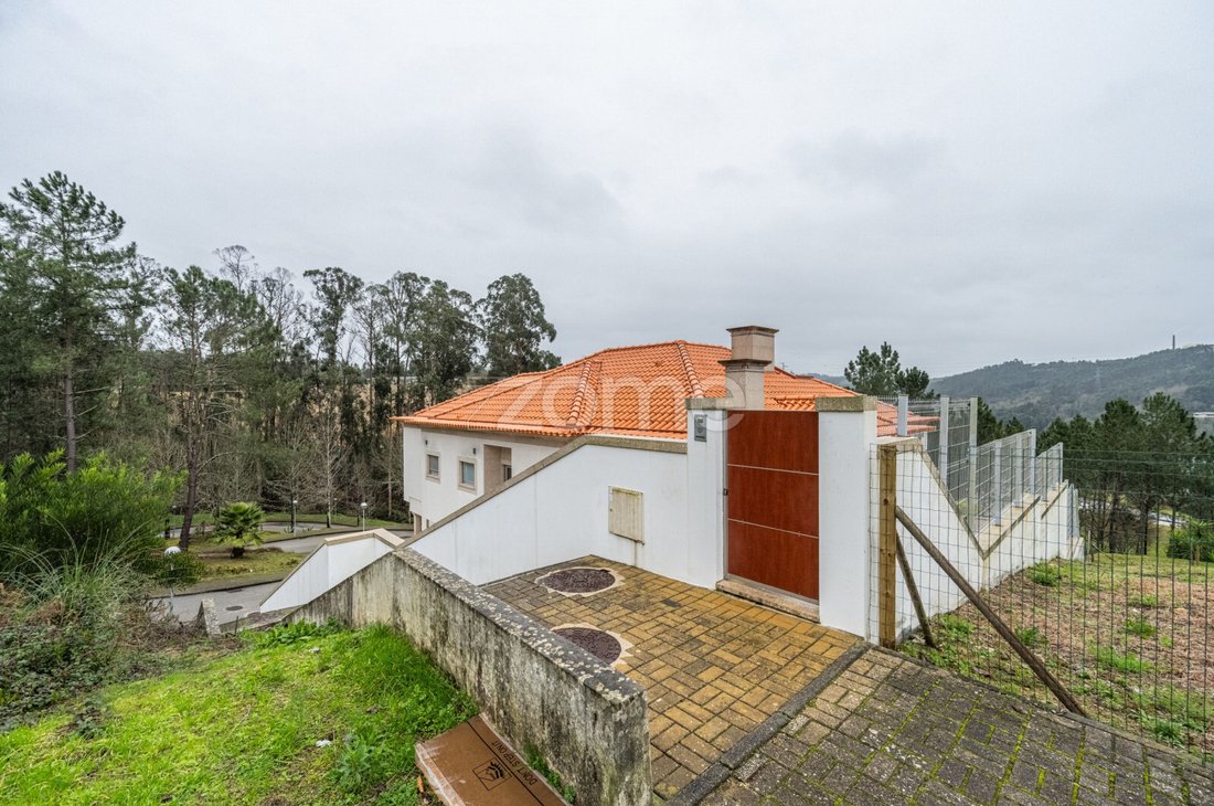 House in Gondomar (Sao Cosme), Valbom e Jovim, Porto District, Portugal 2 - 16967221