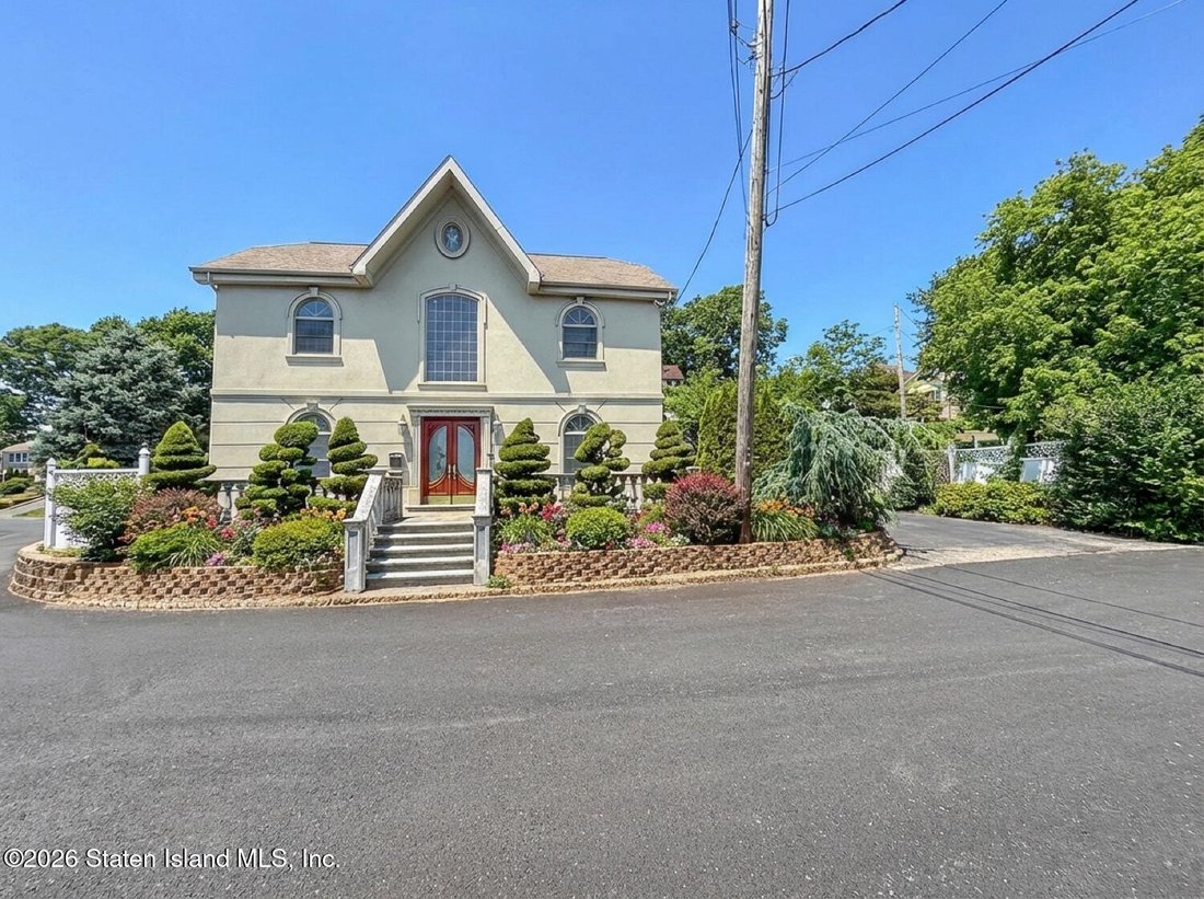 House in New York, New York, United States 2 - 16965313