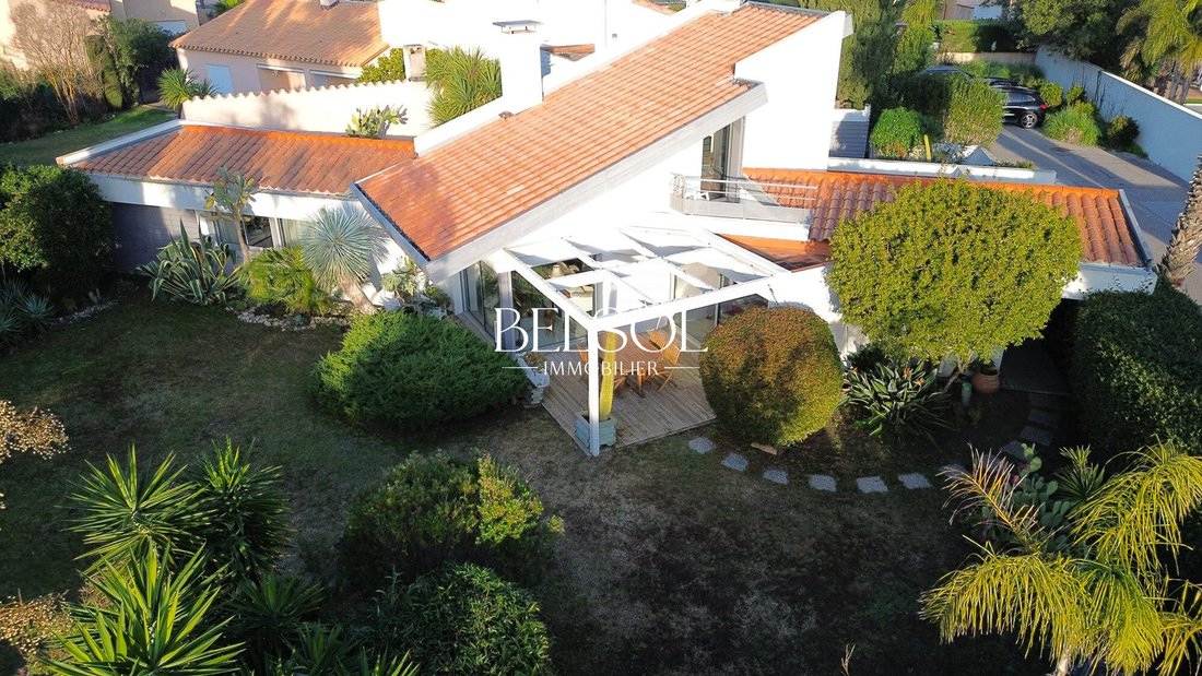 Villa in Saint-Cyprien, Occitania, France 3 - 16967573