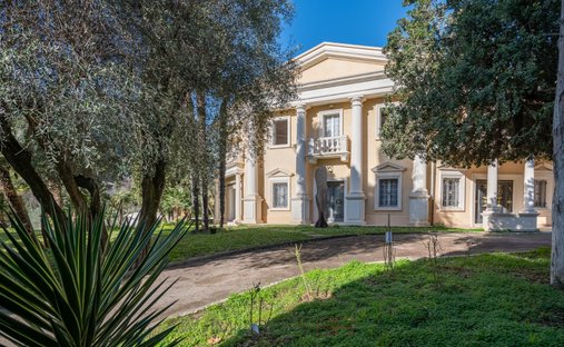 House in Menton, Provence-Alpes-Côte d'Azur, France 1