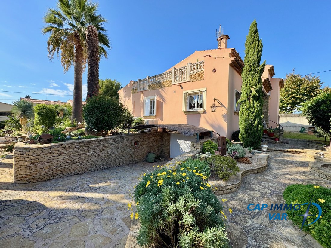 Villa in Sanary-sur-Mer, Provence-Alpes-Côte d'Azur, France 3 - 16847229