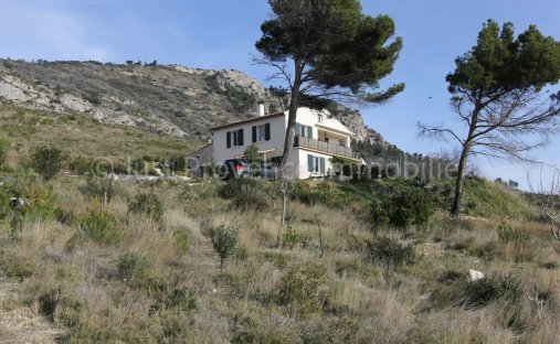 House in Saint-Hippolyte-le-Graveyron, Provence-Alpes-Côte d'Azur, France 1