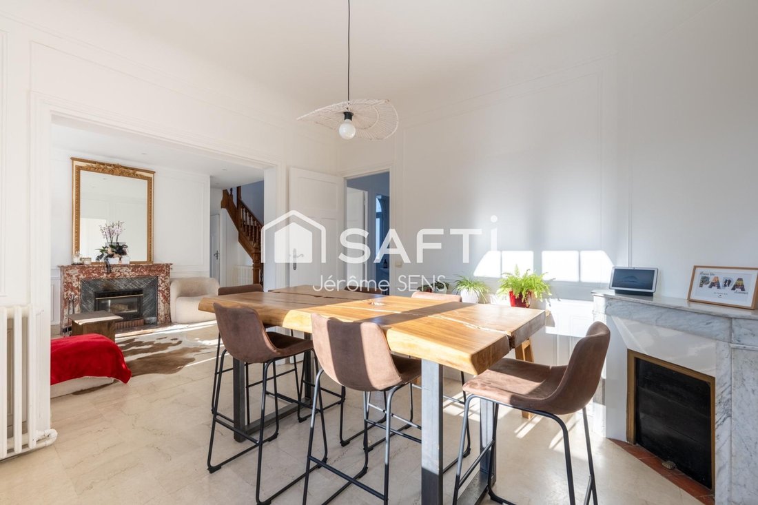House in Poissy, Ile-de-France, France 2 - 16964909