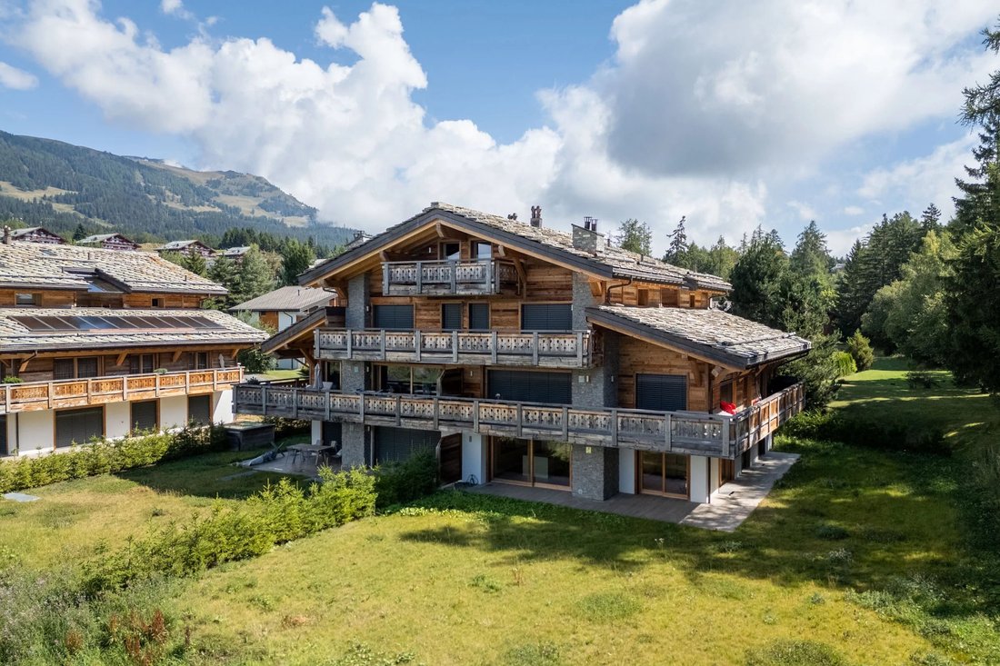 Luxury Garden Apartment On The Golf Course In Crans Montana