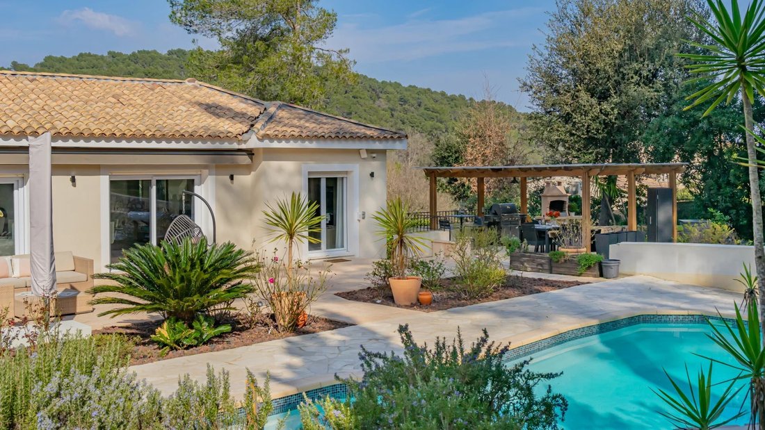 House in Mougins, Provence-Alpes-Côte d'Azur, France 2 - 16966780