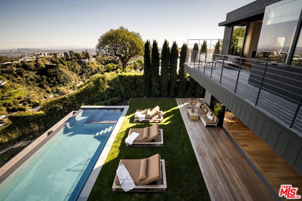 House in Los Angeles, California, United States 1 - 16965843