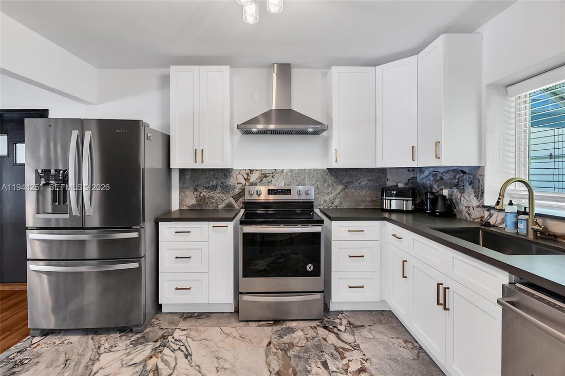 House in Biscayne Park, Florida, United States 4 - 16966987
