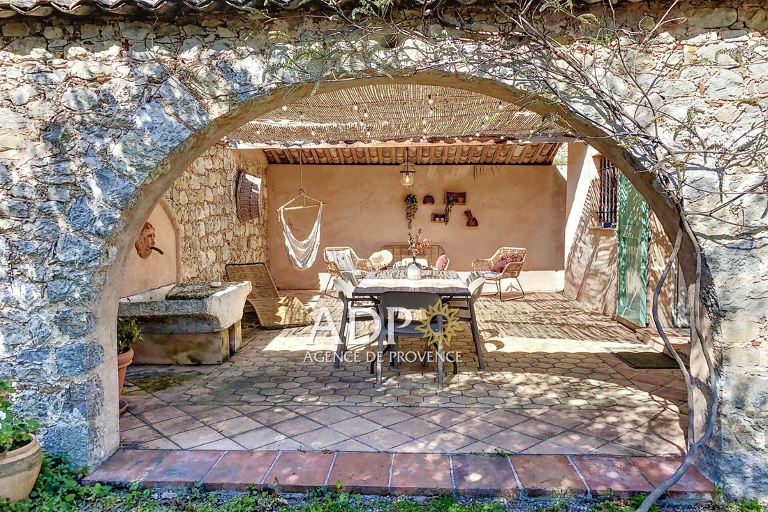 Villa in Grasse, Provence-Alpes-Côte d'Azur, France 1 - 16964263