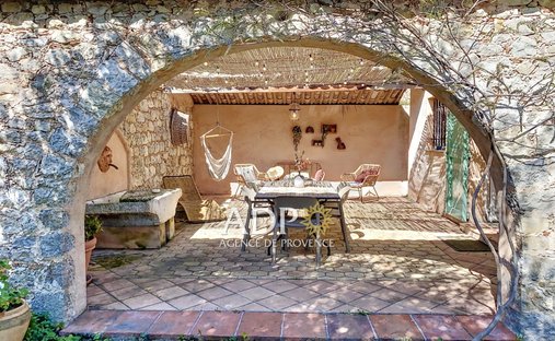 Villa in Grasse, Provence-Alpes-Côte d'Azur, France 1