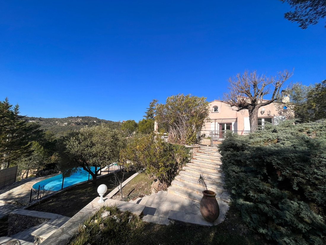 Villa in La Turbie, Provence-Alpes-Côte d'Azur, France 1 - 16963937