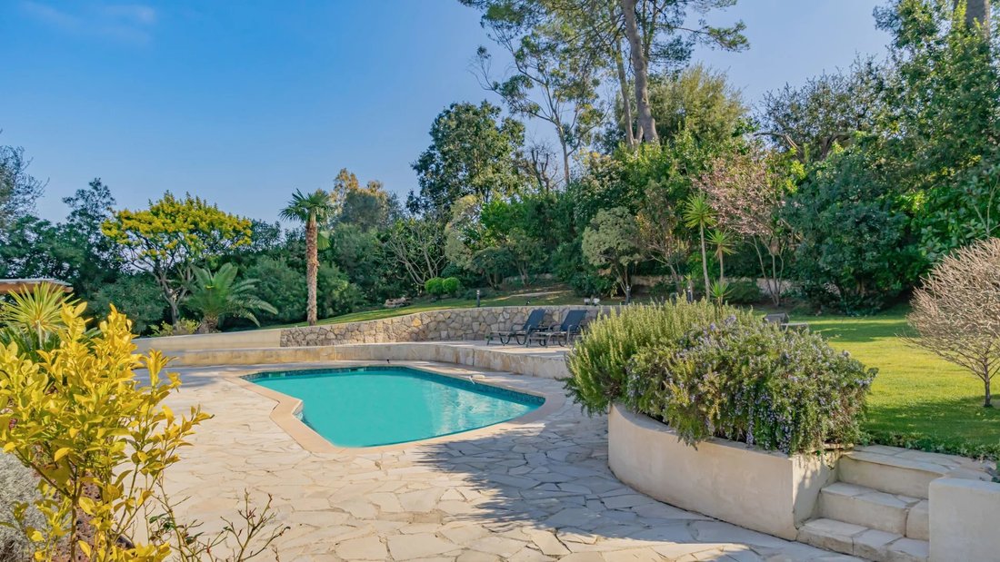 House in Mougins, Provence-Alpes-Côte d'Azur, France 3 - 16966780