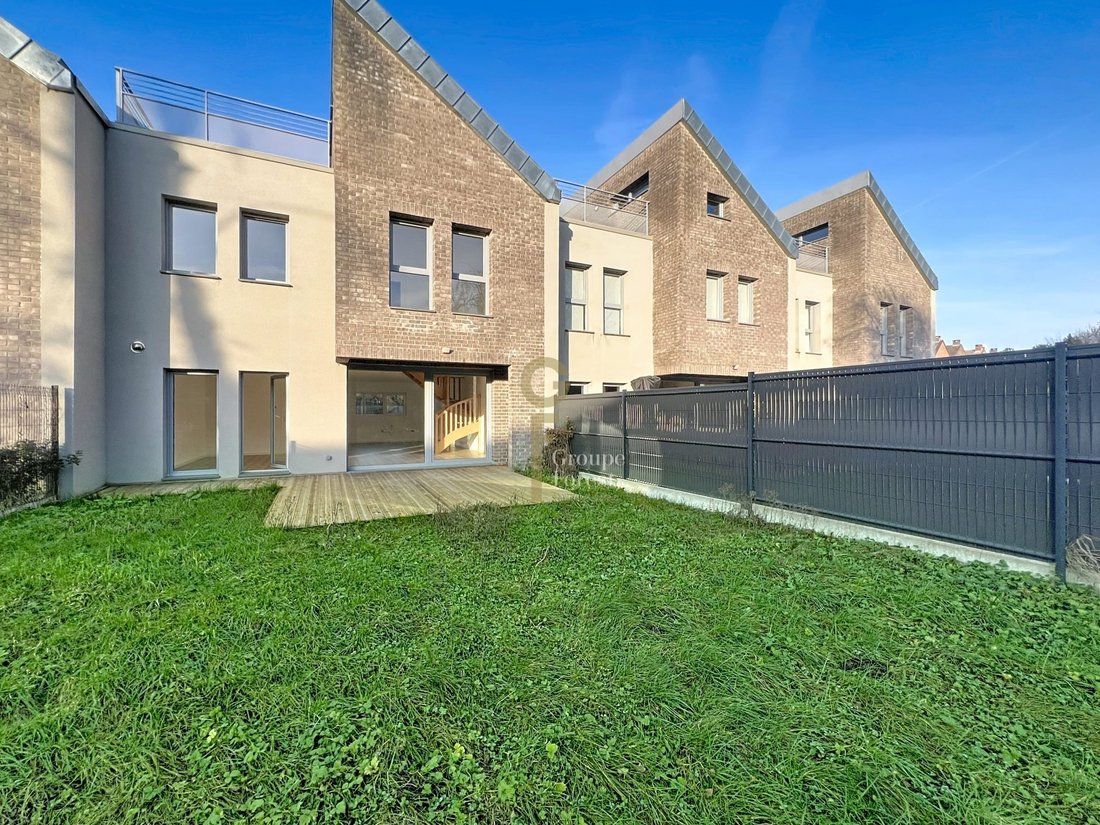 House in Villeneuve-d'Ascq, Hauts-de-France, France 1 - 16396342