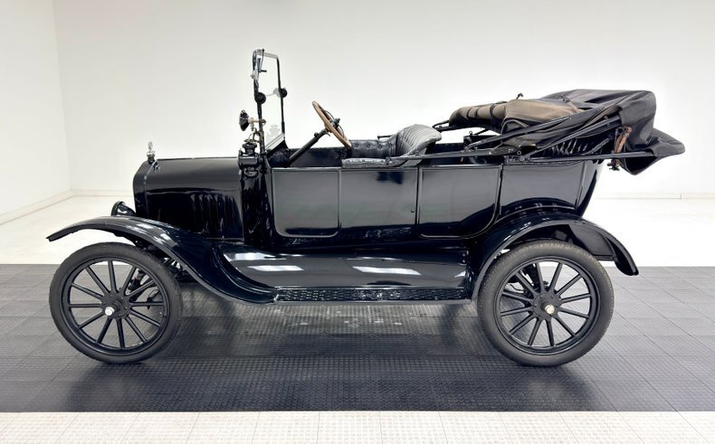 Cabriolet in Morgantown, United States 4 - 16968358