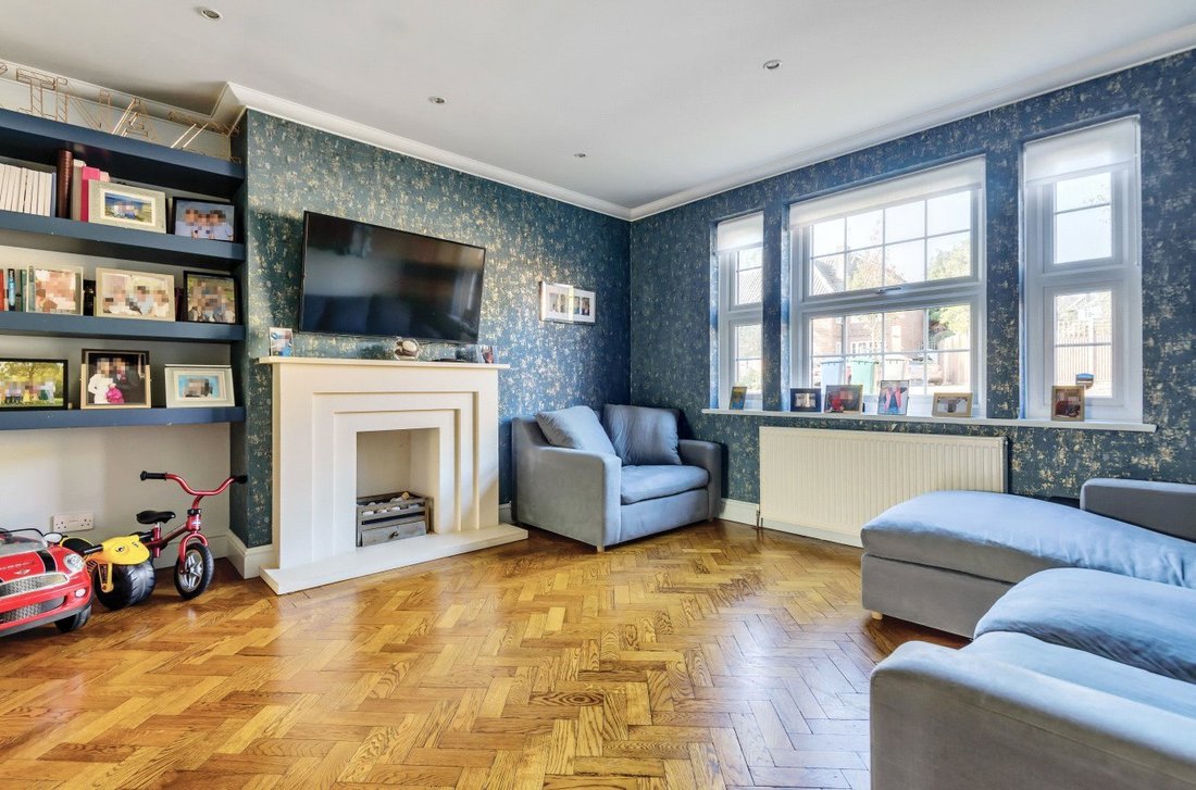 House in Barnet, England 3 - 16965906