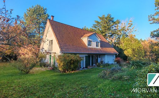 House in Les Essarts-le-Roi, Ile-de-France, France 1