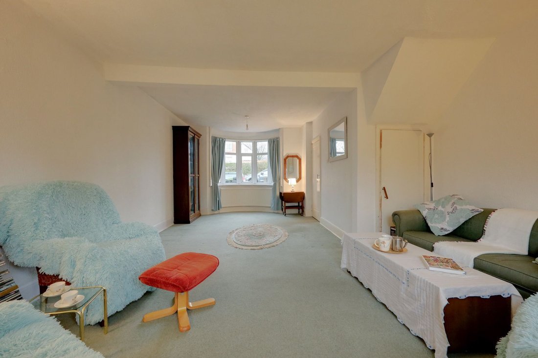 Bungalow in Burgess Hill, England 3 - 16964247