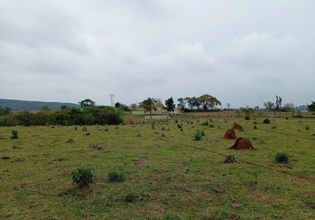 Farm Ranch in Araçoiaba da Serra, State of São Paulo, Brazil 2 - 16968487