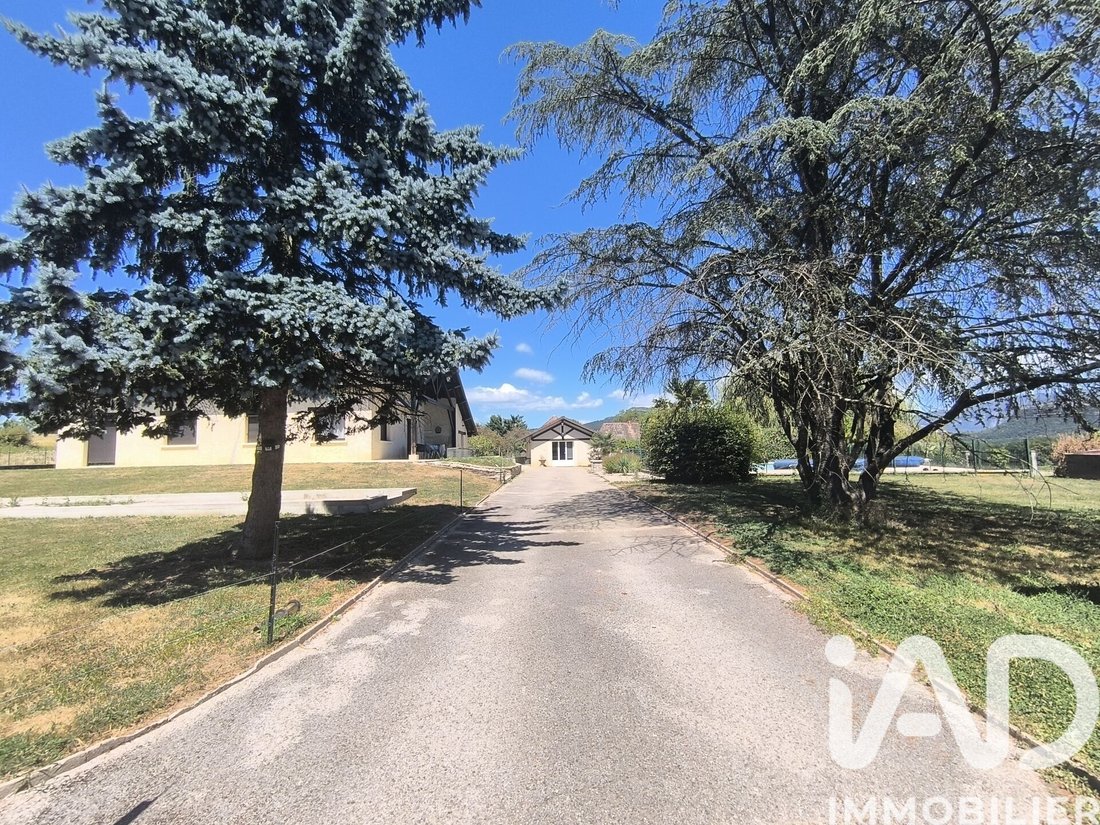 House in Les Avenieres, Les Avenieres Veyrins-Thuellin, France 2 - 16965215