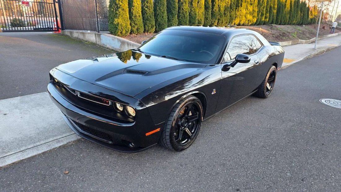 Coupe in Portland, OR, United States 1 - 16967152
