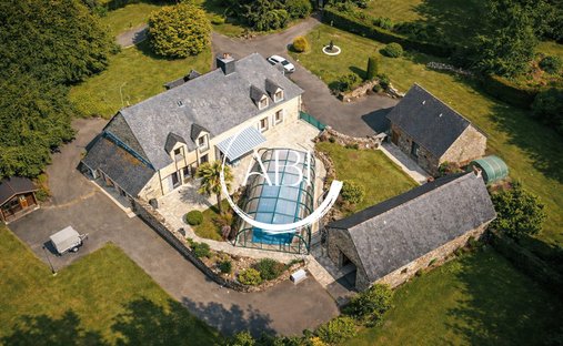 House in Saint-Georges-Buttavent, Pays de la Loire, France 1