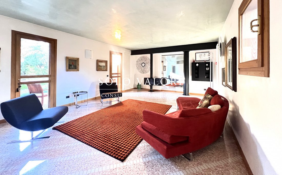 Villa in Castelfranco Veneto, Veneto, Italy 2 - 16967093