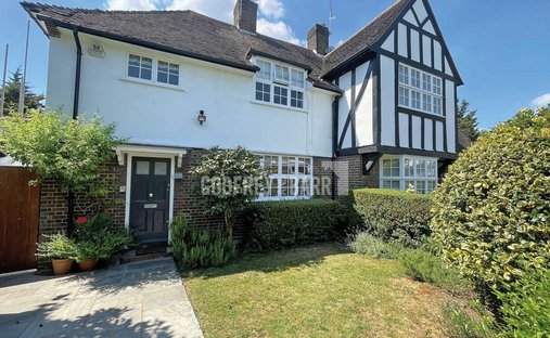 House in Temple Fortune, Barnet, England 1