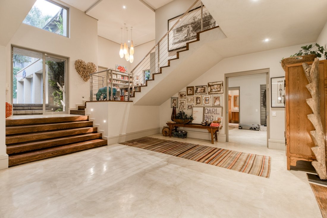 House in Benmore Gardens, Gauteng, South Africa 5 - 16964762