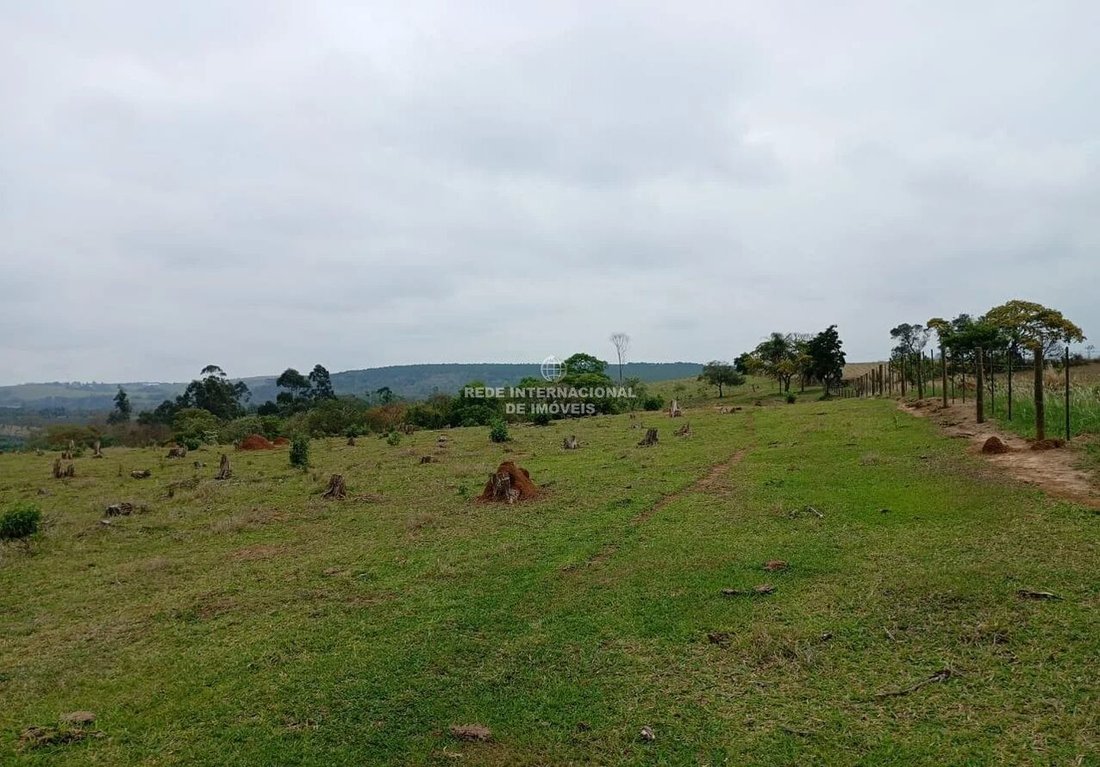 Farm Ranch in Araçoiaba da Serra, State of São Paulo, Brazil 1 - 16968487