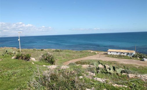 Land in Portopalo di Capo Passero, Sicily, Italy 1