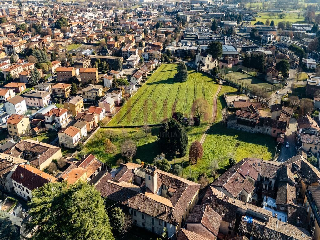 Villa in Erba, Lombardy, Italy 4 - 16965803