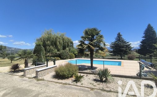 House in Les Avenieres, Les Avenieres Veyrins-Thuellin, France 1